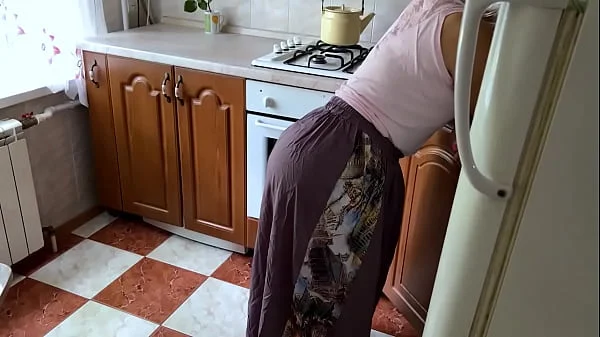 Stepson lifted his step mom skirt and saw a big ass for anal sex