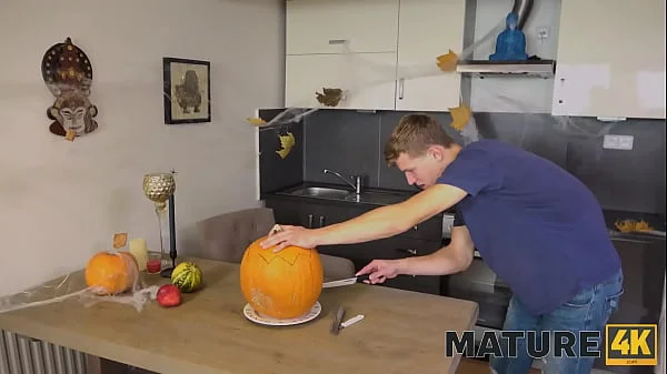 MATURE4K. A Pumpkin Pie